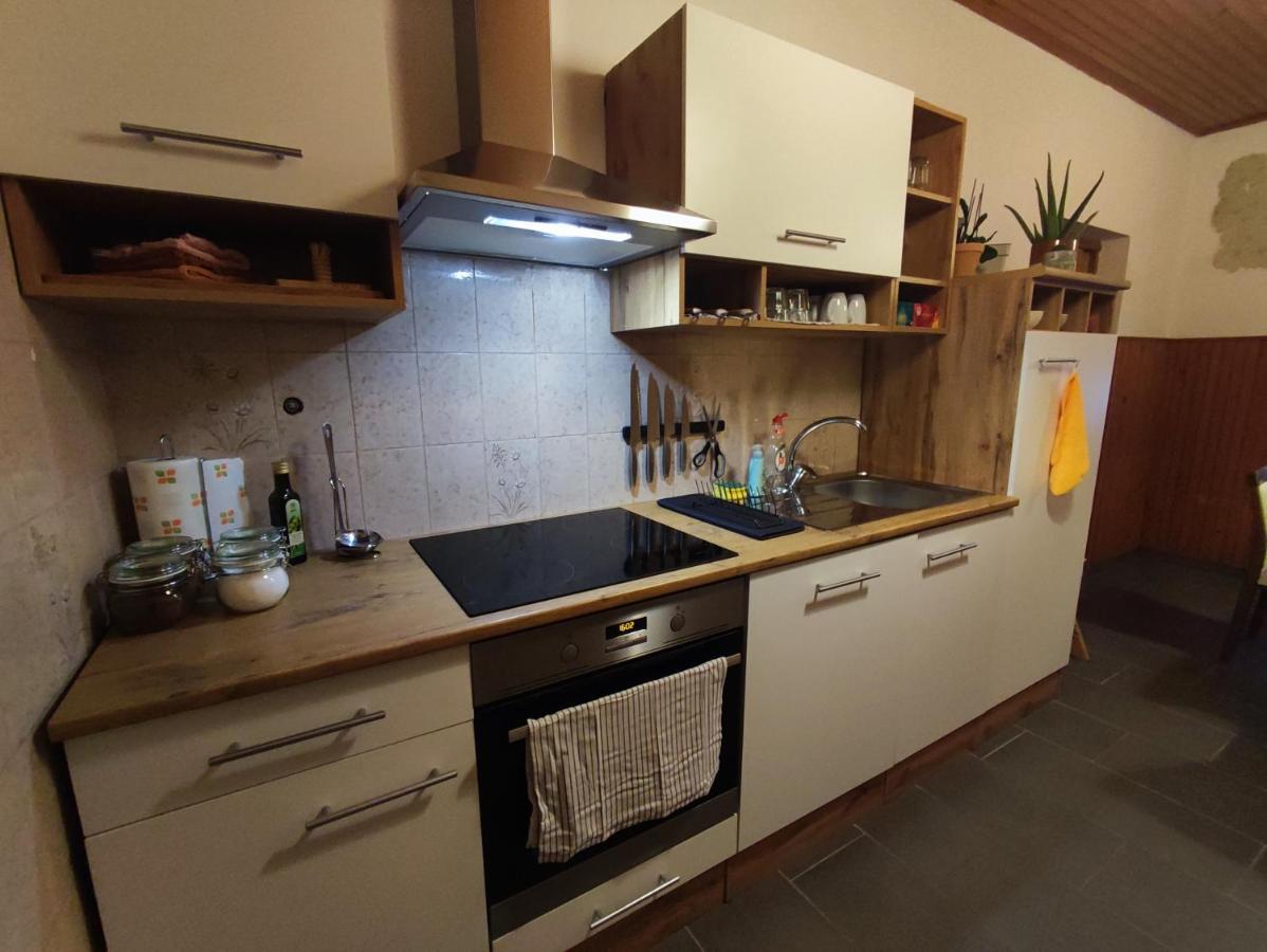 Family Hostel Пивка Екстериор снимка